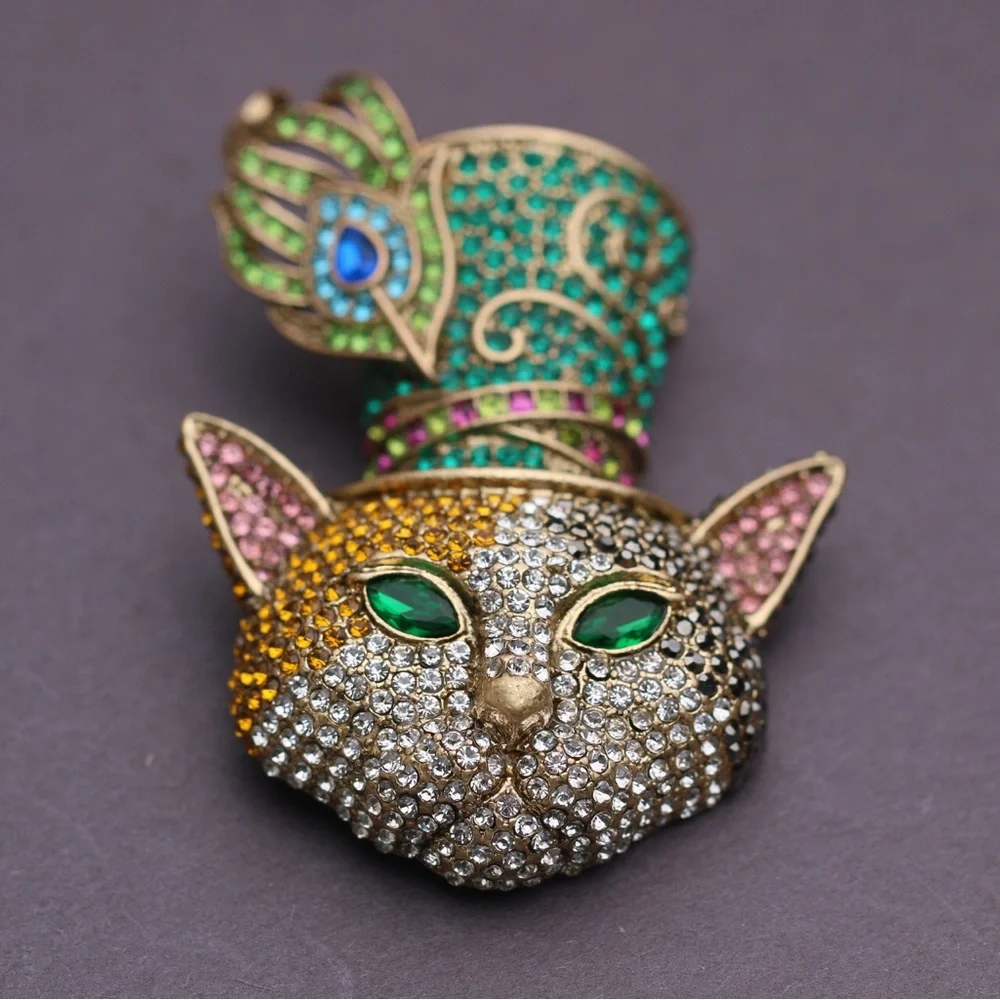 Heidi Daus “Cat wear Hat” Crystal Paved Brooch - Picture 1 of 4